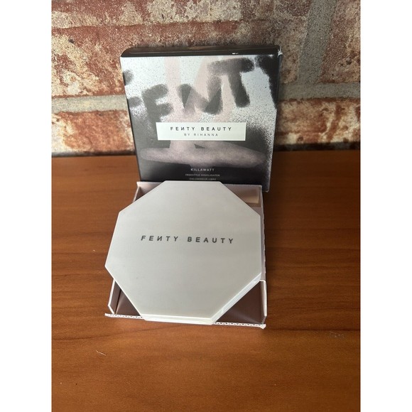 Fenty Beauty Killawatt Freestyle Highlighter MO’ HUNNY Cream - Picture 2 of 6